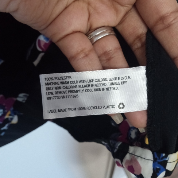 Isabel maternity by Ingrid & Isabel floral ruffle black V-neck maternity blouse - Picture 7 of 11